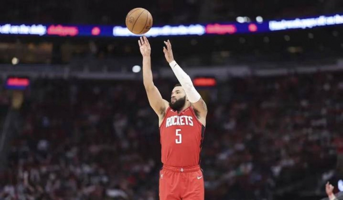 爱游戏体育-魔术险胜深圳队，范弗利特关键制胜