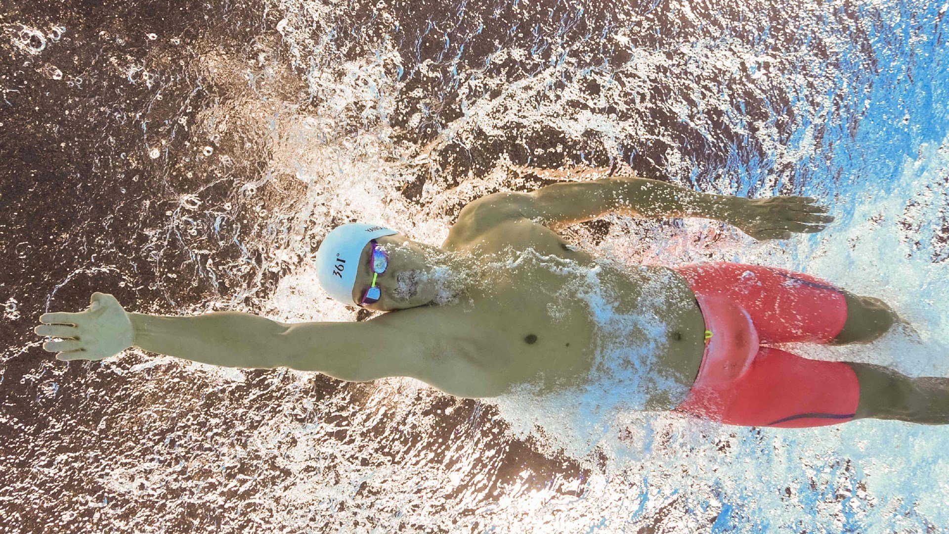 逆转之夜，巴萨的坚韧与奥斯梅恩的压制级表演