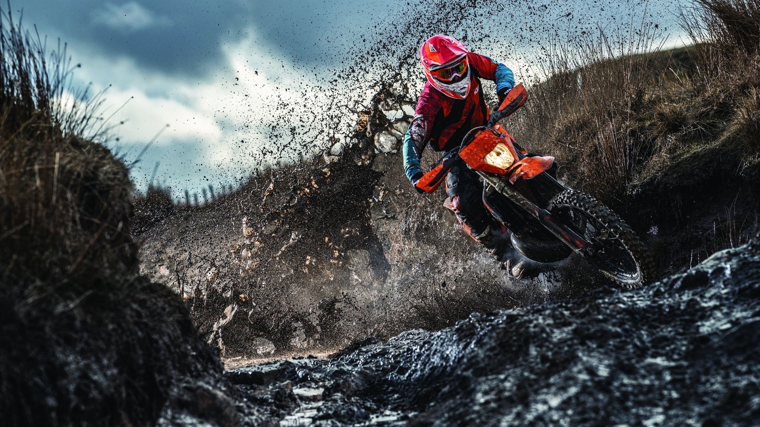 爱游戏在线-黄喜灿，从安大略冰场到安联球场，一位亚洲射手的寒带逆袭