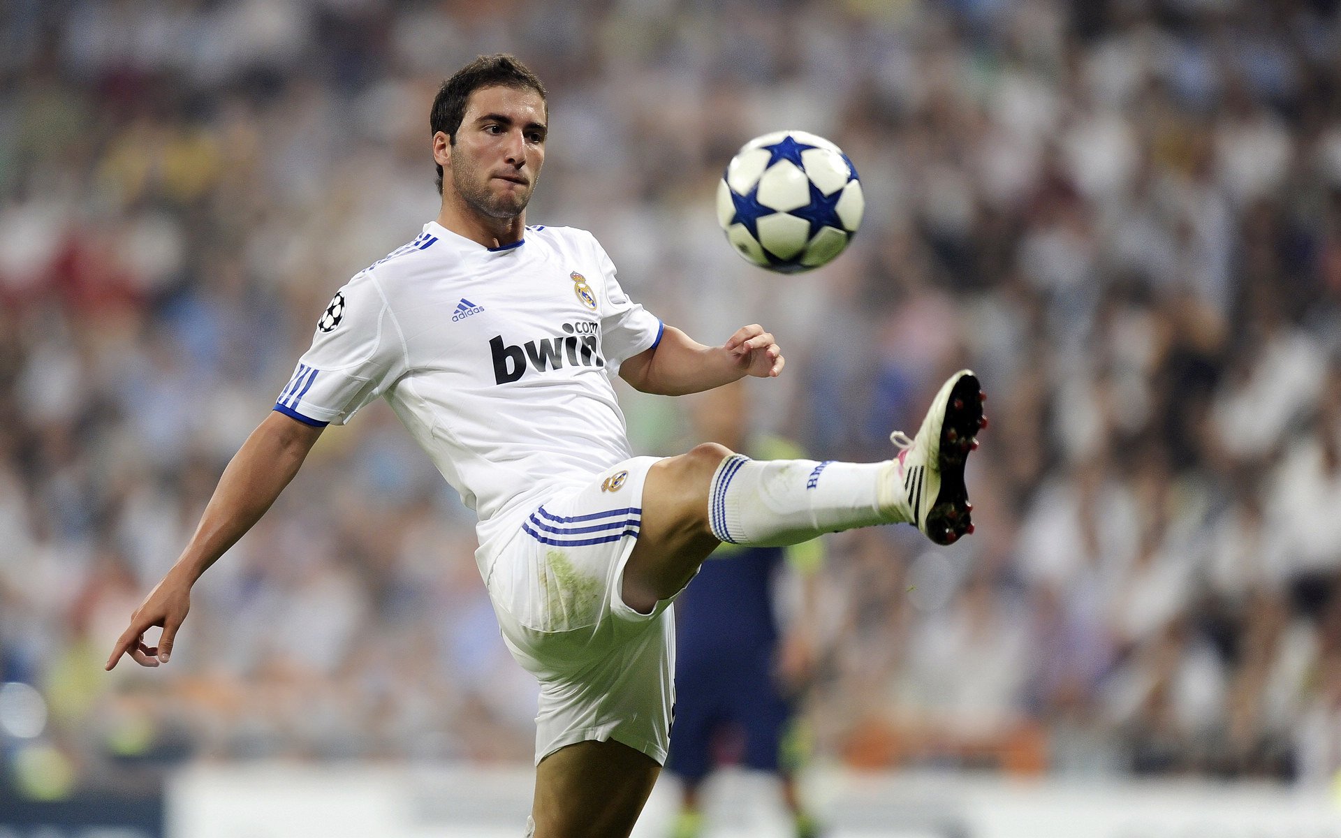 冰火对决,内马尔一剑封喉,切尔西险胜冰岛书写欧冠新传奇